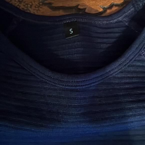 Alphalete gray & blue, crop top, spandex, size Small - Picture 9 of 10